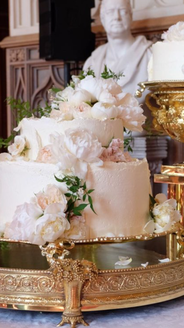 Petite Royal Wedding Cake - Sweet Hollywood